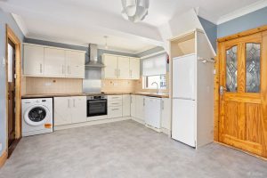 262 Beechdale 8